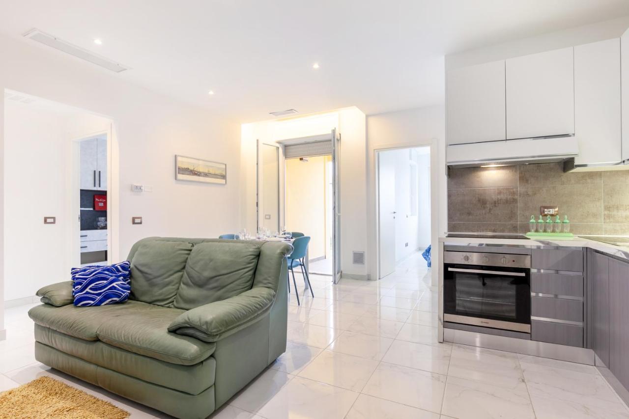 Seaside Flat With Swimming Pool And Private Parking Apartment Calambrone Bagian luar foto